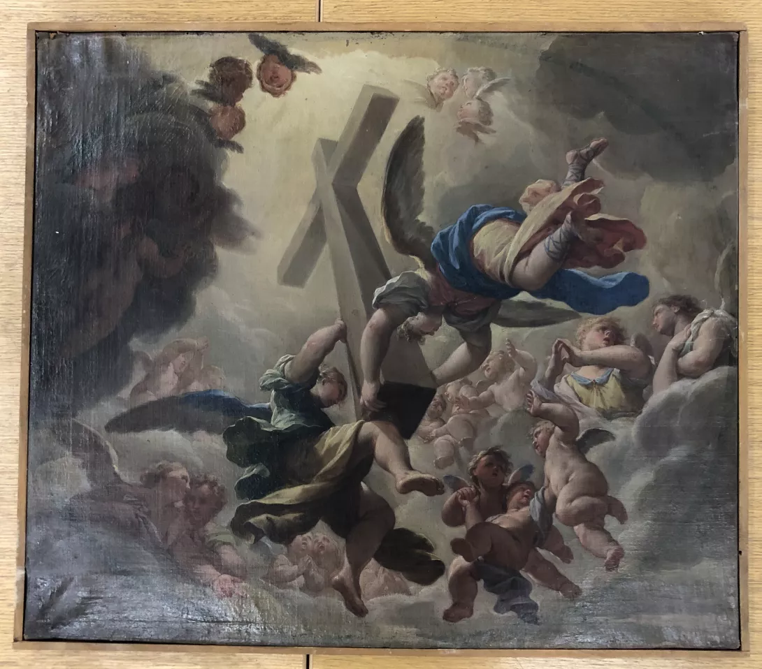 Engel tragen das Heilige Kreuz in den Himmel